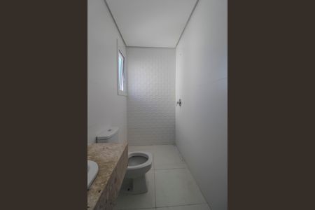 Casa de condomínio para alugar com 300m², 3 quartos e 2 vagas Casa de condomínio para alugar com 300m², 3 quartos e 2 vagasBanheiro da Suíte 2