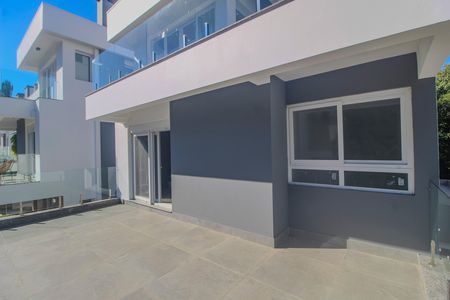 Casa de condomínio para alugar com 300m², 3 quartos e 2 vagas Casa de condomínio para alugar com 300m², 3 quartos e 2 vagasVaranda