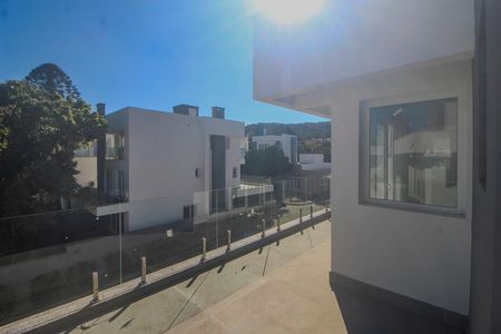 Casa de condomínio para alugar com 300m², 3 quartos e 2 vagas Casa de condomínio para alugar com 300m², 3 quartos e 2 vagasVista