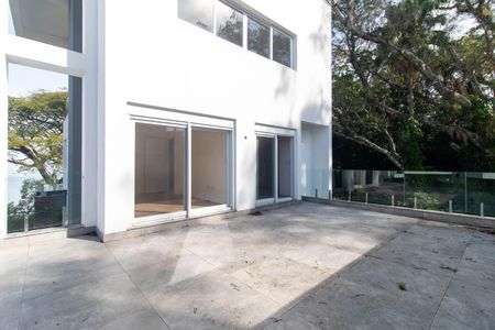 Casa de condomínio para alugar com 300m², 3 quartos e 4 vagas Casa de condomínio para alugar com 300m², 3 quartos e 4 vagasVaranda do Quarto 3