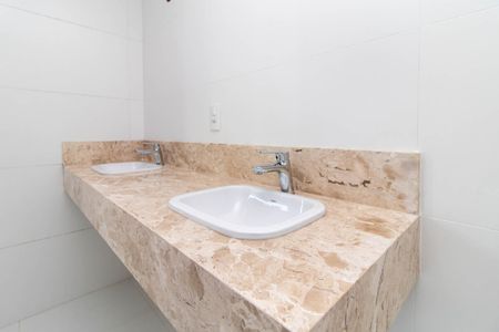 Casa de condomínio para alugar com 300m², 3 quartos e 4 vagas Casa de condomínio para alugar com 300m², 3 quartos e 4 vagasBanheiro do Quarto 1