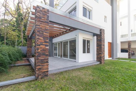 Casa de condomínio para alugar com 300m², 3 quartos e 4 vagas Casa de condomínio para alugar com 300m², 3 quartos e 4 vagasQuintal
