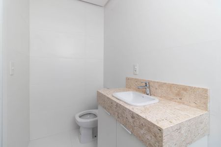 Casa de condomínio para alugar com 300m², 3 quartos e 2 vagas Casa de condomínio para alugar com 300m², 3 quartos e 2 vagasBanheiro do Quarto 2