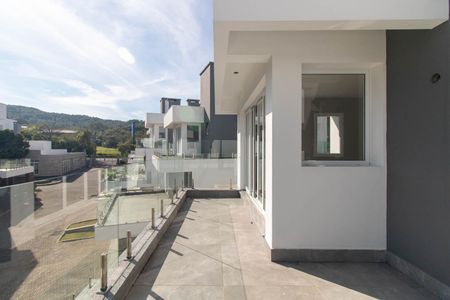 Casa de condomínio para alugar com 300m², 3 quartos e 2 vagas Casa de condomínio para alugar com 300m², 3 quartos e 2 vagasVaranda da Sala 2