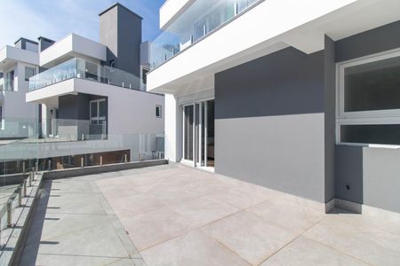 Casa de condomínio para alugar com 300m², 3 quartos e 2 vagas Casa de condomínio para alugar com 300m², 3 quartos e 2 vagasVaranda do Quarto 3