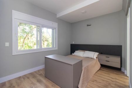 Quarto 1 de casa de condomínio para alugar com 3 quartos, 300m² em Pedra Redonda, Porto Alegre