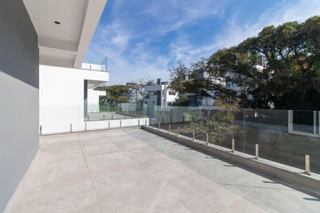 Casa de condomínio para alugar com 300m², 3 quartos e 2 vagas Casa de condomínio para alugar com 300m², 3 quartos e 2 vagasVaranda do Quarto 3