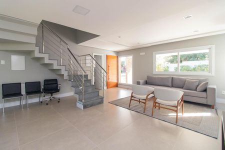 Sala de casa de condomínio para alugar com 3 quartos, 300m² em Pedra Redonda, Porto Alegre