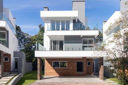 Casa de condomínio para alugar com 300m², 3 quartos e 2 vagas Casa de condomínio para alugar com 300m², 3 quartos e 2 vagasFachada