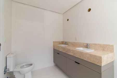 Casa de condomínio para alugar com 300m², 3 quartos e 2 vagas Casa de condomínio para alugar com 300m², 3 quartos e 2 vagasBanheiro do Quarto 3