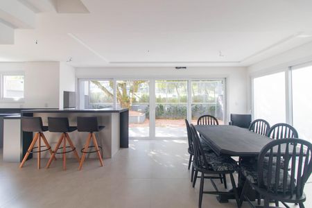 Sala de casa de condomínio para alugar com 3 quartos, 330m² em Pedra Redonda, Porto Alegre