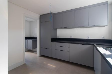 Casa de condomínio para alugar com 330m², 3 quartos e 4 vagas Casa de condomínio para alugar com 330m², 3 quartos e 4 vagasCozinha e Área de Serviço