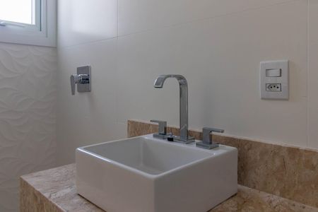 Casa de condomínio para alugar com 330m², 3 quartos e 4 vagas Casa de condomínio para alugar com 330m², 3 quartos e 4 vagasBanheiro do Quarto 2