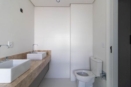 Casa de condomínio para alugar com 330m², 3 quartos e 4 vagas Casa de condomínio para alugar com 330m², 3 quartos e 4 vagasBanheiro do Quarto 3