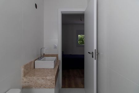 Casa de condomínio para alugar com 330m², 3 quartos e 4 vagas Casa de condomínio para alugar com 330m², 3 quartos e 4 vagasBanheiro do Quarto 1