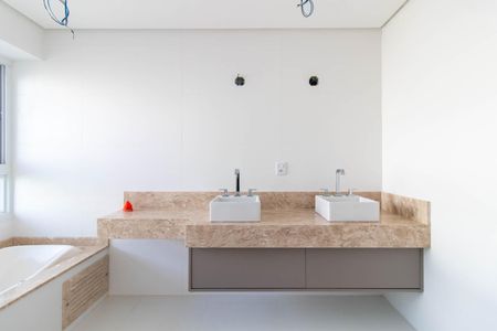 Casa de condomínio para alugar com 330m², 3 quartos e 4 vagas Casa de condomínio para alugar com 330m², 3 quartos e 4 vagasBanheiro do Quarto 3