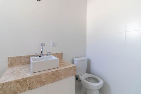 Casa de condomínio para alugar com 330m², 3 quartos e 4 vagas Casa de condomínio para alugar com 330m², 3 quartos e 4 vagasBanheiro do Quarto 2