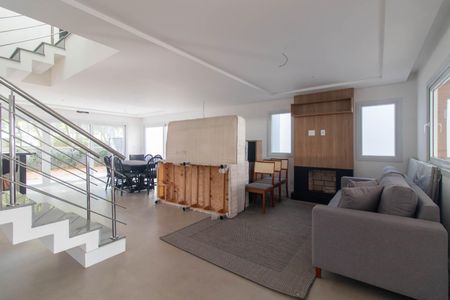 Casa de condomínio para alugar com 330m², 3 quartos e 4 vagas Casa de condomínio para alugar com 330m², 3 quartos e 4 vagasSala