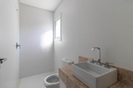 Casa de condomínio para alugar com 330m², 3 quartos e 4 vagas Casa de condomínio para alugar com 330m², 3 quartos e 4 vagasBanheiro do Quarto 1