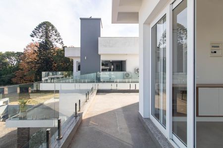 Casa de condomínio para alugar com 330m², 3 quartos e 4 vagas Casa de condomínio para alugar com 330m², 3 quartos e 4 vagasVaranda da Sala 2