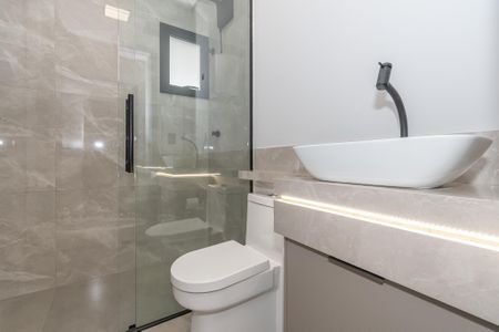 Casa de condomínio à venda com 141m², 3 quartos e 3 vagas Casa de condomínio à venda com 141m², 3 quartos e 3 vagasBanheiro Corredor