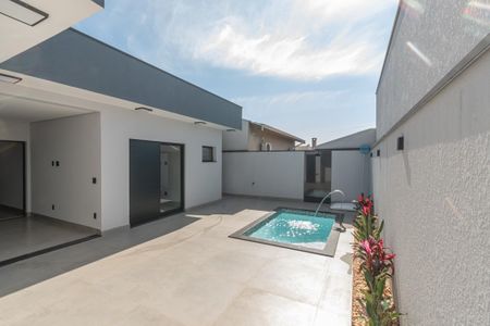 Casa de condomínio à venda com 141m², 3 quartos e 3 vagas Casa de condomínio à venda com 141m², 3 quartos e 3 vagasPiscina