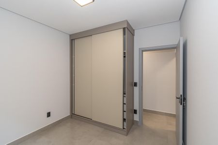 Casa de condomínio à venda com 141m², 3 quartos e 3 vagas Casa de condomínio à venda com 141m², 3 quartos e 3 vagasQuarto 1