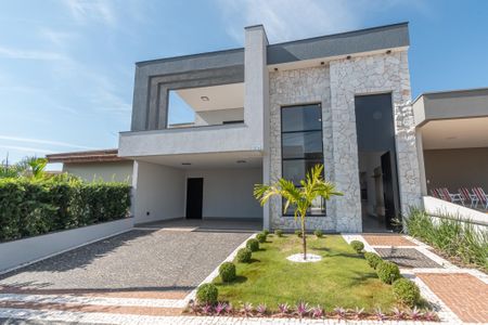 Casa de condomínio à venda com 141m², 3 quartos e 3 vagas Casa de condomínio à venda com 141m², 3 quartos e 3 vagasFachada