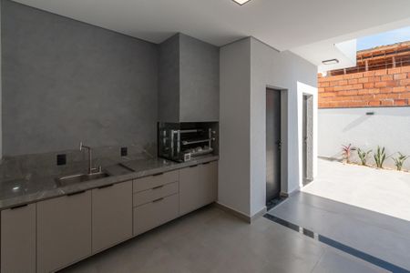 Casa de condomínio à venda com 141m², 3 quartos e 3 vagas Casa de condomínio à venda com 141m², 3 quartos e 3 vagasVaranda Gourmet