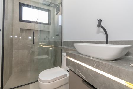 Casa de condomínio à venda com 141m², 3 quartos e 3 vagas Casa de condomínio à venda com 141m², 3 quartos e 3 vagasBanheiro da Suíte