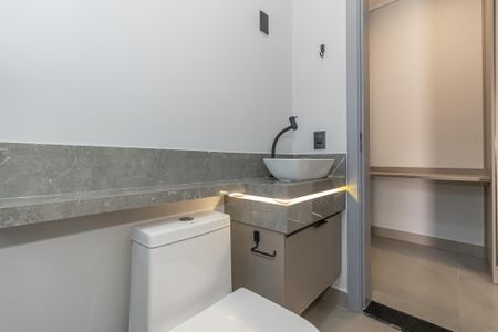 Casa de condomínio à venda com 141m², 3 quartos e 3 vagas Casa de condomínio à venda com 141m², 3 quartos e 3 vagasBanheiro da Suíte