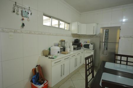 Casa para alugar com 274m², 2 quartos e 3 vagasCozinha 