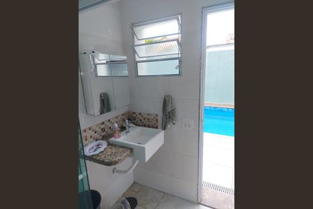 Casa para alugar com 270m², 5 quartos e 3 vagasBanheiro 