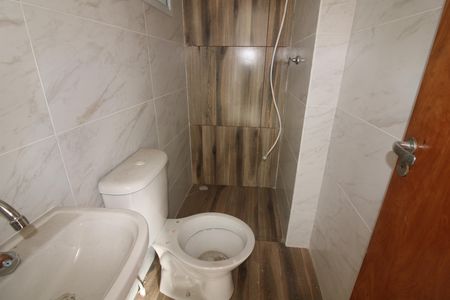 Banheiro de apartamento para alugar com 1 quarto, 30m² em Cidade Antônio Estêvão de Carvalho, São Paulo