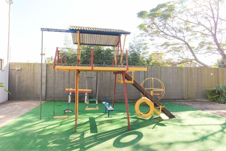 Apartamento à venda com 79m², 2 quartos e 1 vaga Apartamento à venda com 79m², 2 quartos e 1 vagaÁrea comum - Playground