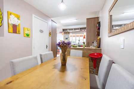 Casa à venda com 71m², 2 quartos e 1 vaga