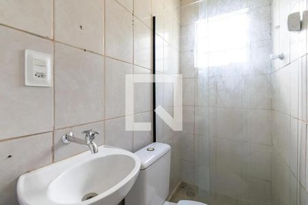 Casa 2 - Banheiro de casa à venda com 4 quartos, 100m² em Vila Babilonia, São Paulo