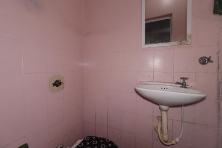 Casa para alugar com 135m², 2 quartos e 2 vagasBanheiro da Edícula