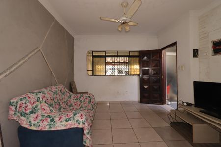 Casa para alugar com 135m², 2 quartos e 2 vagasSala