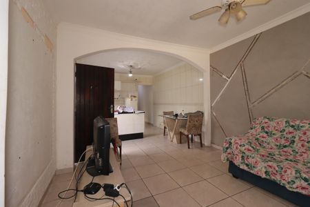 Casa para alugar com 135m², 2 quartos e 2 vagasSala