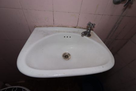 Casa para alugar com 135m², 2 quartos e 2 vagasBanheiro da Edícula - Pia