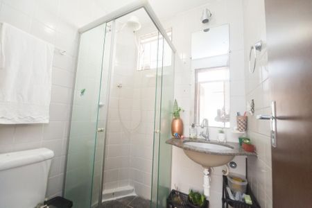 Apartamento à venda com 68m², 3 quartos e 1 vaga Apartamento à venda com 68m², 3 quartos e 1 vagaBanheiro Social