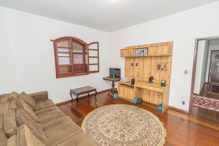 Casa à venda com 365m², 5 quartos e 4 vagas Casa à venda com 365m², 5 quartos e 4 vagasSala 2 andar