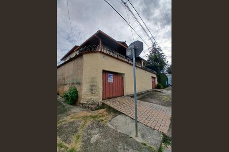 Casa à venda com 365m², 5 quartos e 4 vagas Casa à venda com 365m², 5 quartos e 4 vagasFachada/ Placa G: OJRI-310