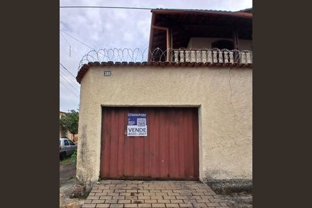Casa à venda com 365m², 5 quartos e 4 vagas Casa à venda com 365m², 5 quartos e 4 vagasFachada/ Placa G: OJRI-310