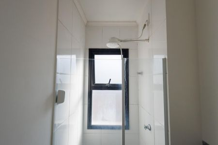 Banheiro de kitnet/studio para alugar com 1 quarto, 27m² em Areão, Taubaté