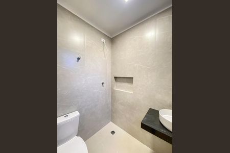 Casa de condomínio à venda com 65m², 2 quartos e 1 vaga Casa de condomínio à venda com 65m², 2 quartos e 1 vagaBanheiro da Suíte 2