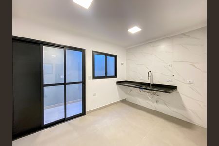 Cozinha de casa de condomínio à venda com 2 quartos, 65m² em Tremembé, São Paulo