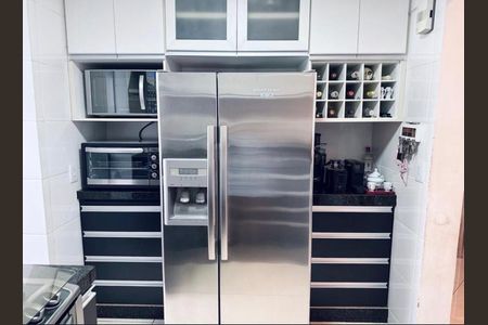 Cozinha de apartamento à venda com 3 quartos, 160m² em Itapoã, Belo Horizonte