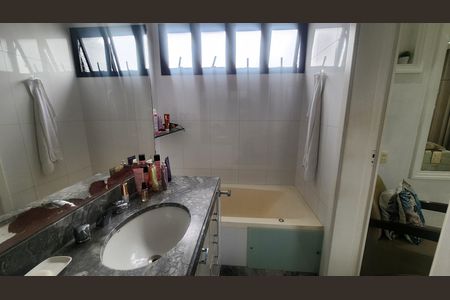 Apartamento para alugar com 200m², 5 quartos e 4 vagasSuíte 2